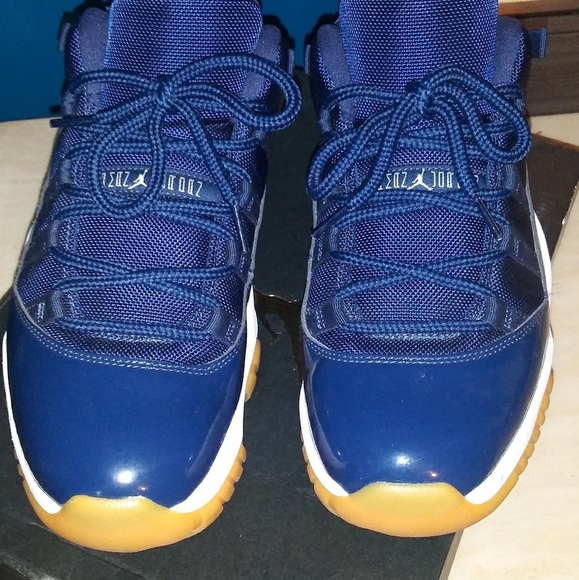 Jordan Retro 11's - Picture 1 of 6